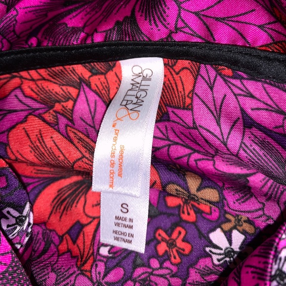 Gilligan & O’Malley Purple & Red Button Down top - Picture 10 of 13